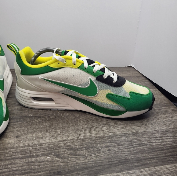 Nike Air Max Solo Oregon Ducks UNIVERSITY Of OREGON Men's Size 10 FZ4837-001 - Picture 3 of 8